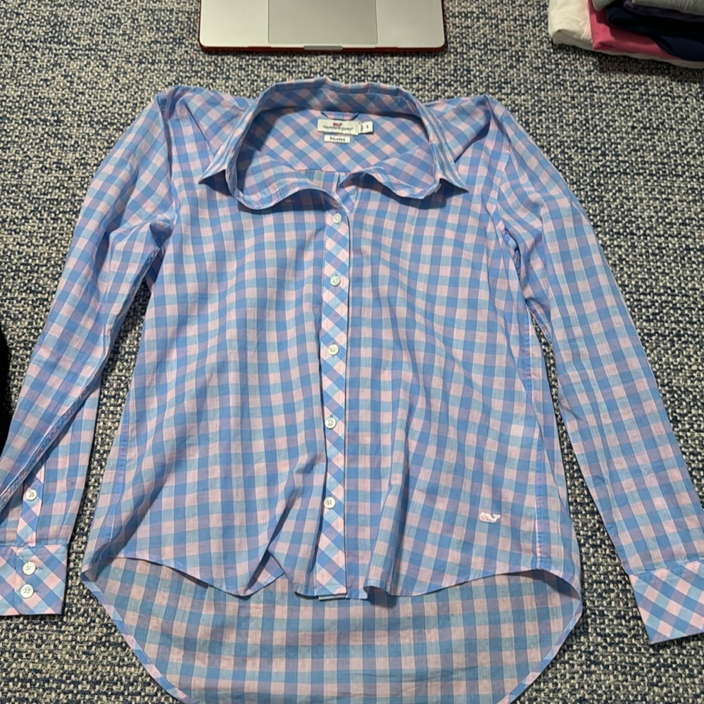 Vineyard vines, button-down blouse, relaxed, fit size 6